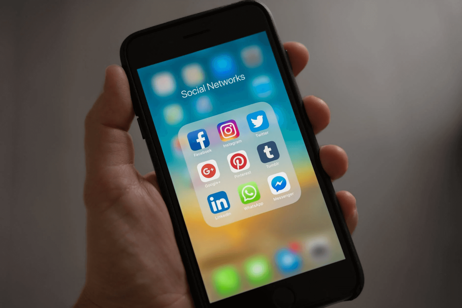Promoção de mídia social em um orçamento em 2022 3