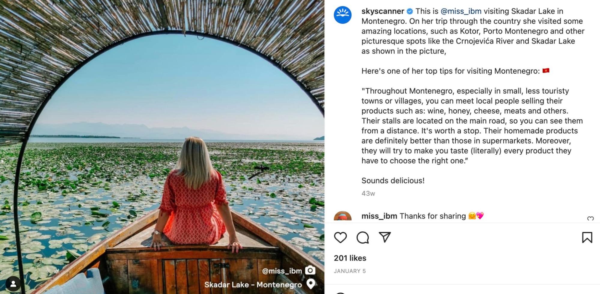 สกรีนช็อตของโพสต์ Instagram ของ Skyscanner เป็นภาพผู้หญิงกำลังนั่งอยู่บนเรือในมอนเตเนโกร