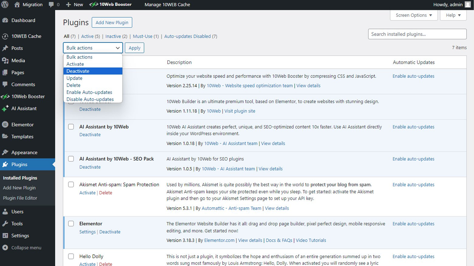 Devre dışı bırakma için toplu işlemin seçildiği WordPress yönetici kontrol paneli eklentileri sayfası.
